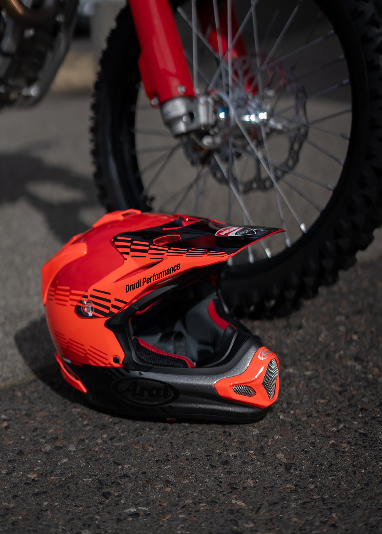Ducati Desmo Helmet: Drudi Performance, Arai Helmet